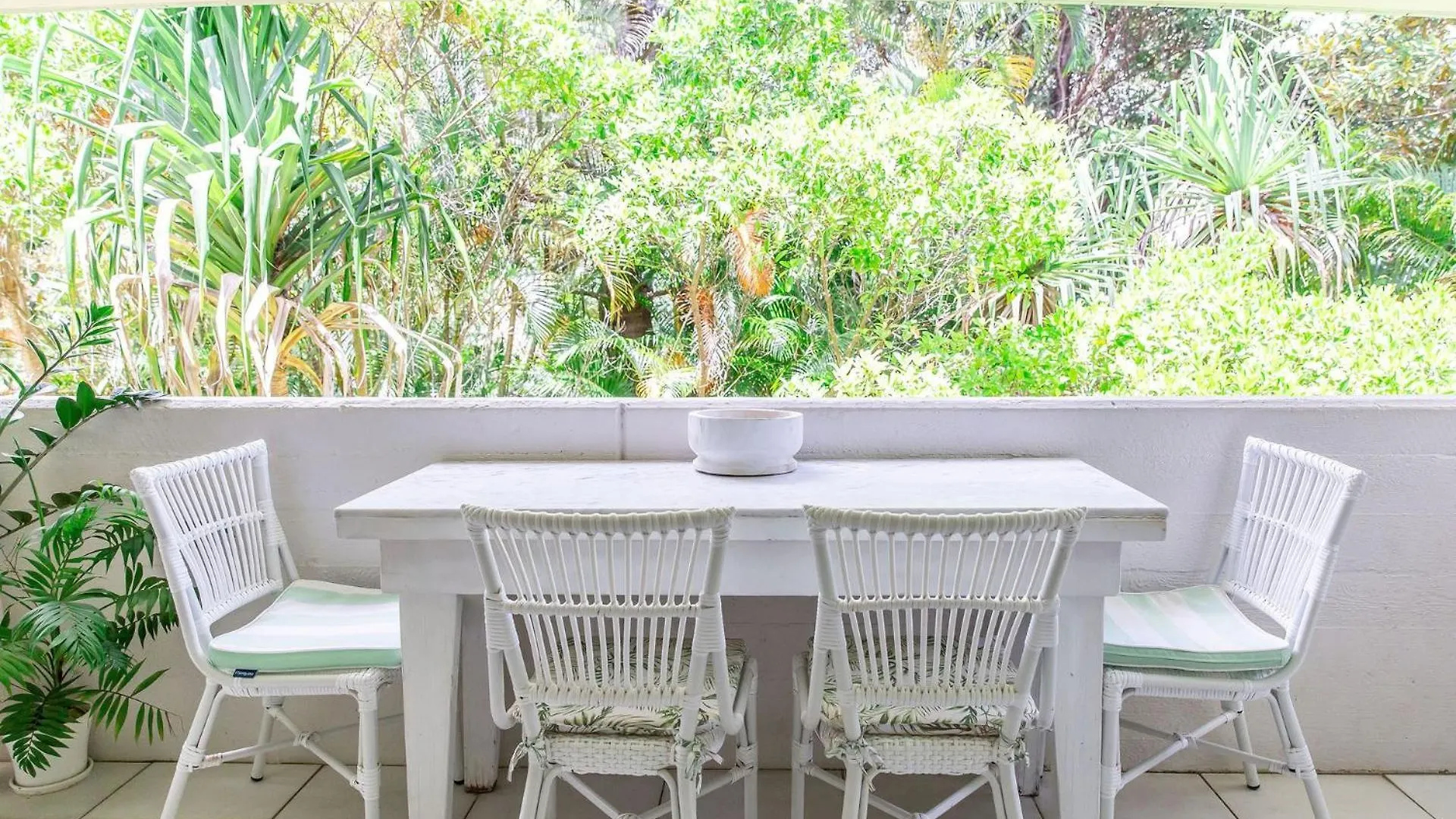 Tea Trees 3 - Relaxed Coastal Apartment, Location! Noosa Heads Apartment